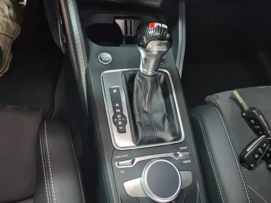 Audi Q2L e-tron — миниатюра 16