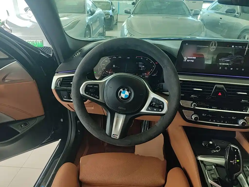 BMW 5 Series (Import) — миниатюра 11
