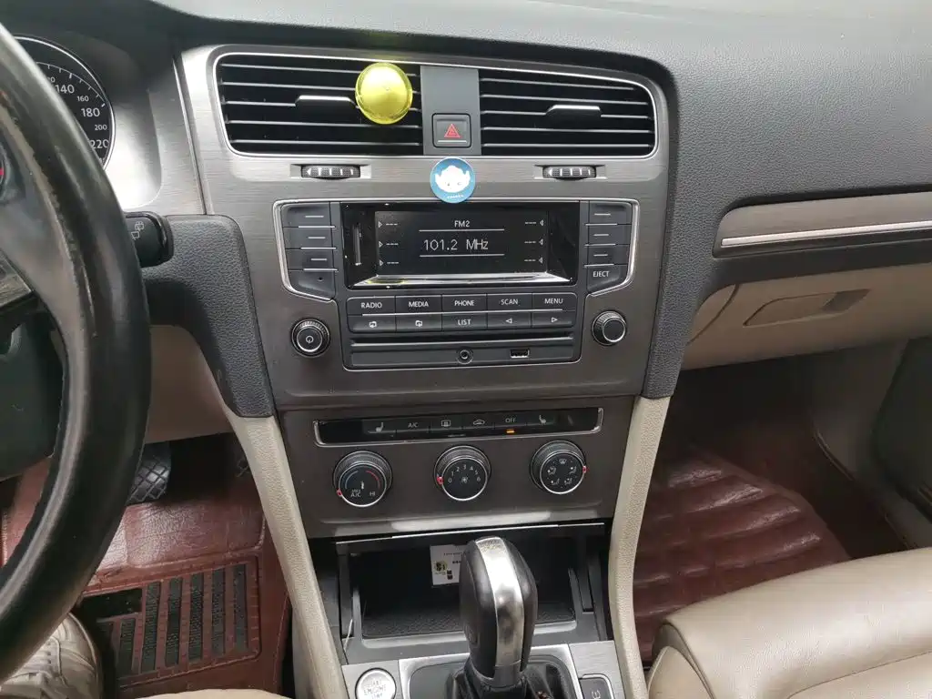 Volkswagen Golf — миниатюра 6