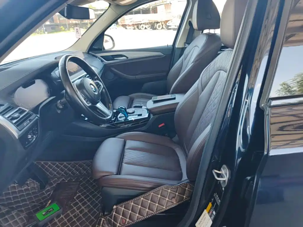 BMW iX3 — миниатюра 15