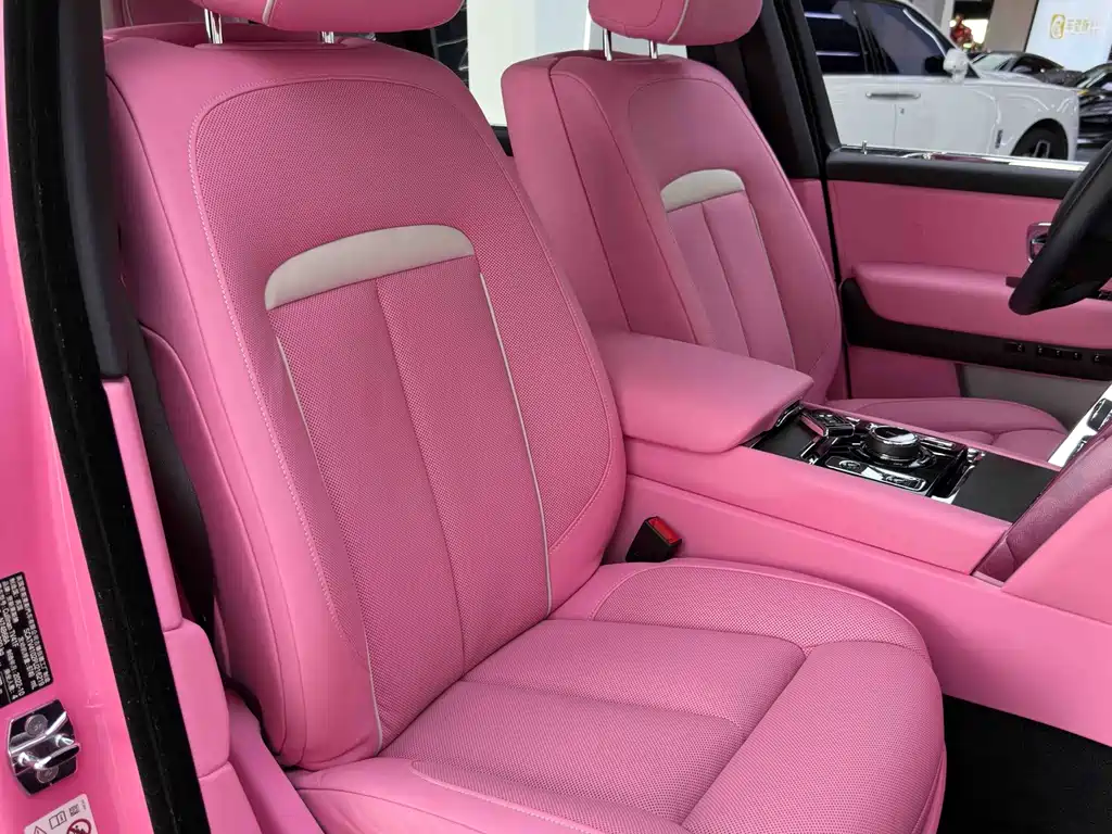 Rolls-Royce Cullinan — миниатюра 15