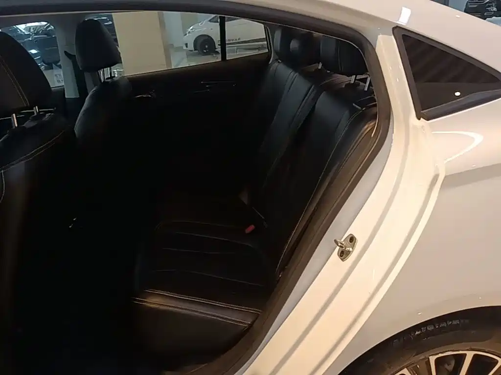 Roewe i5 — миниатюра 17
