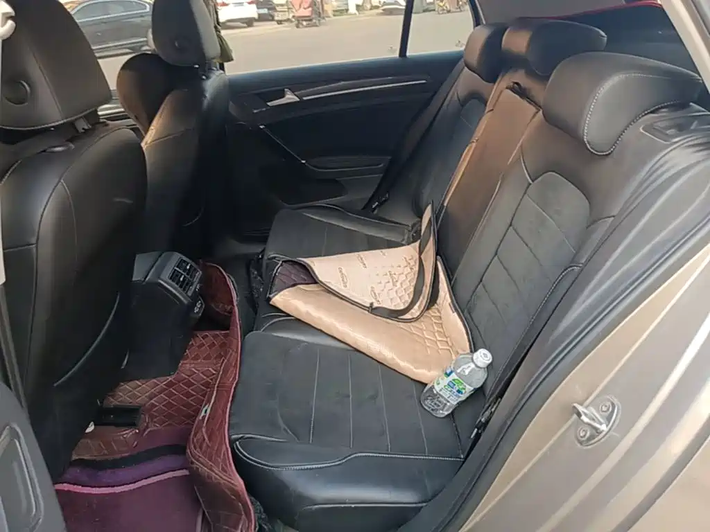 Volkswagen Golf — миниатюра 17