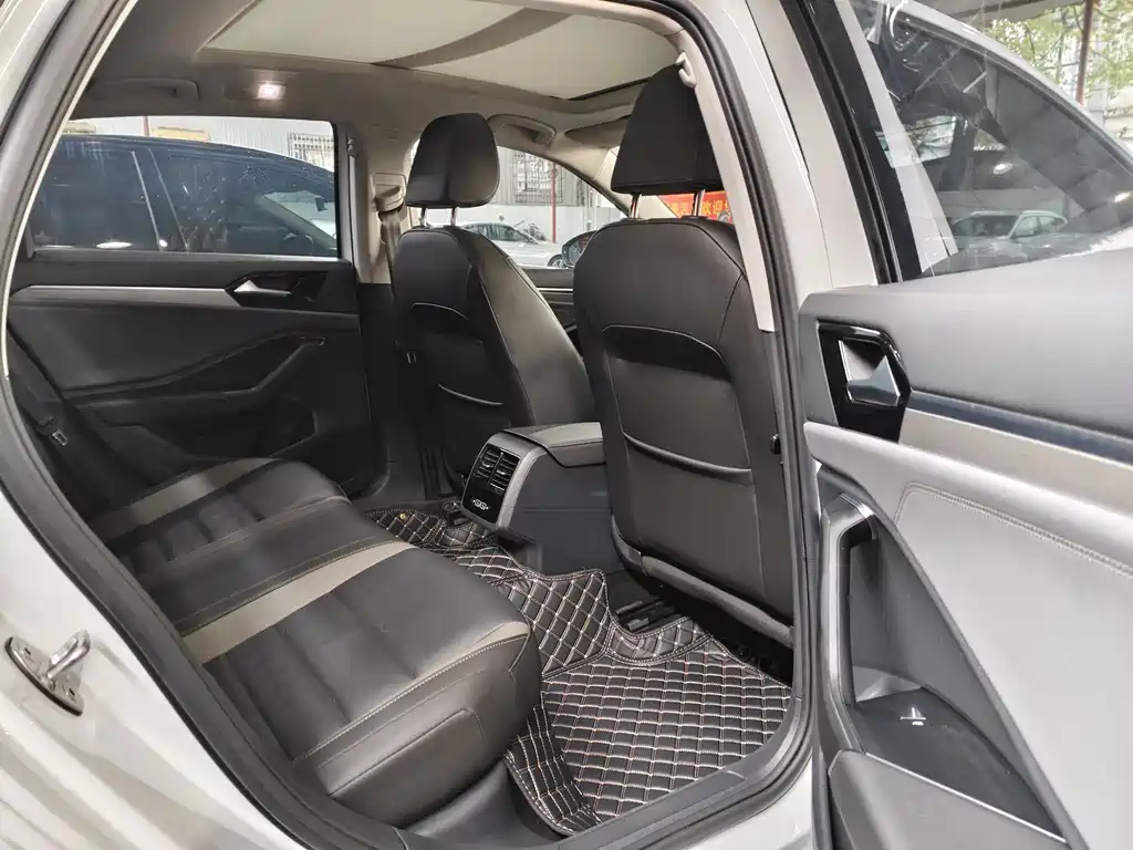 Volkswagen Sagitar — миниатюра 8