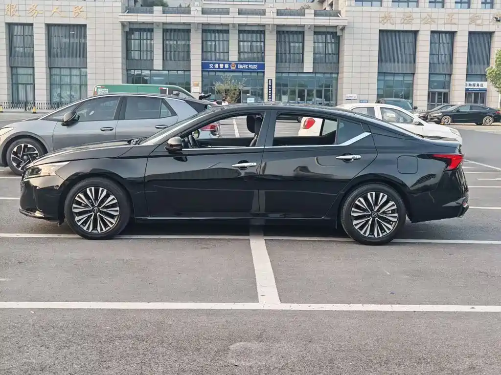 Nissan Teana — миниатюра 8