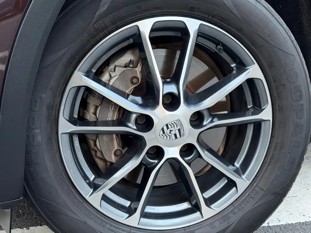 Porsche Cayenne — миниатюра 9