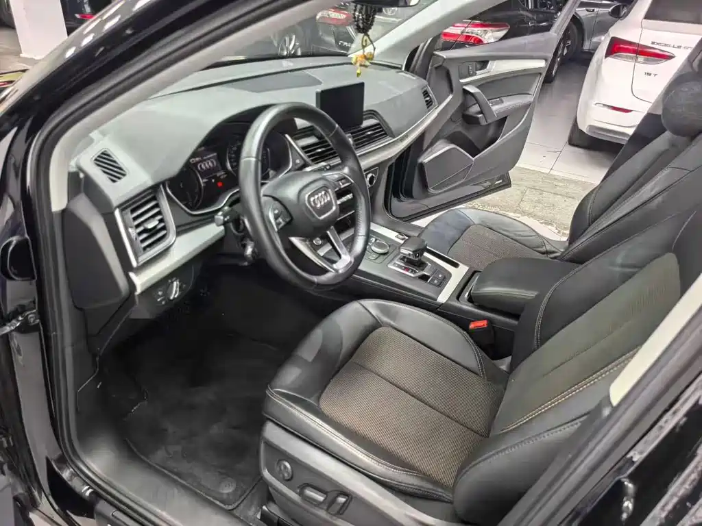 Audi Q5L 2020 40 TFSI