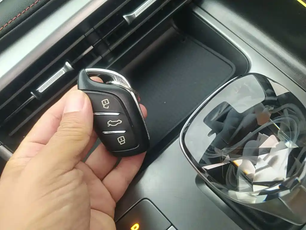 Roewe RX5 — миниатюра 9
