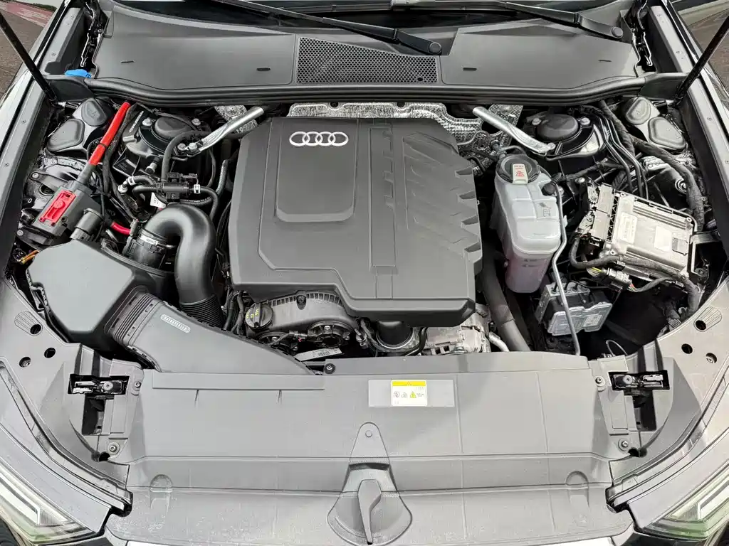 Audi A6L 2023 40 TFSI Luxury