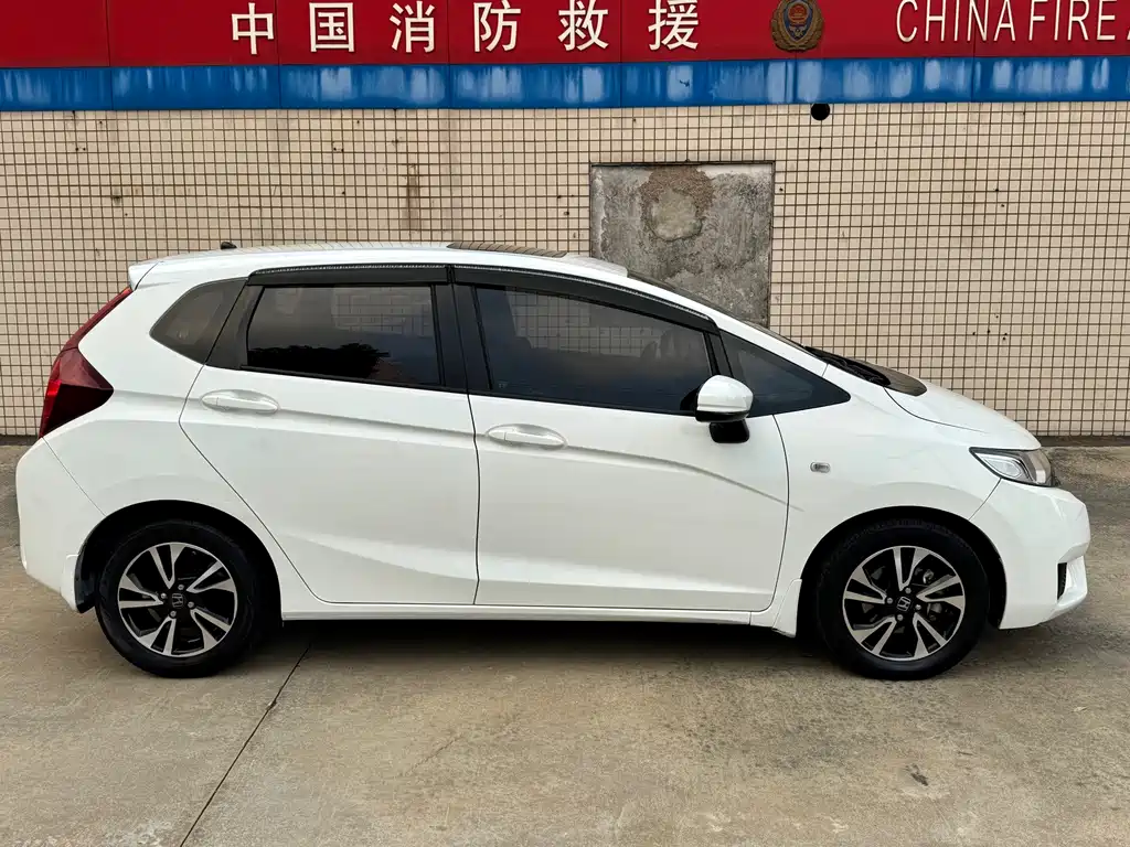 Honda Fit — миниатюра 9