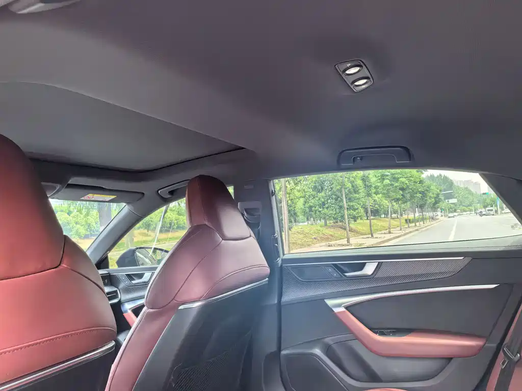 Audi A7L 2023 45 TFSI quattro S-line