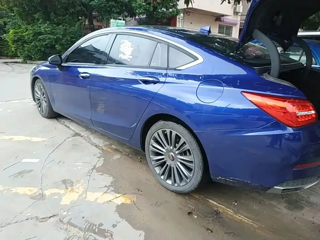 Hongqi Hongqi H5 — миниатюра 5