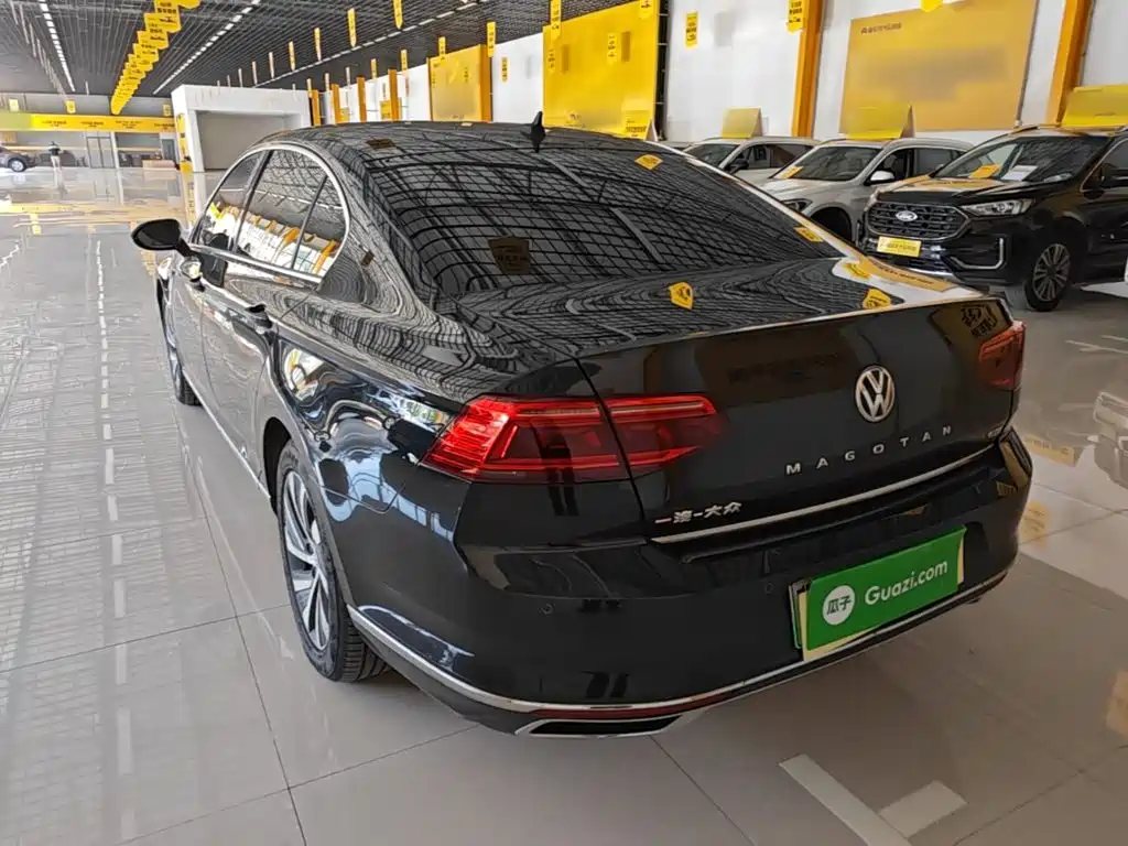 Volkswagen Magotan PHEV — миниатюра 5