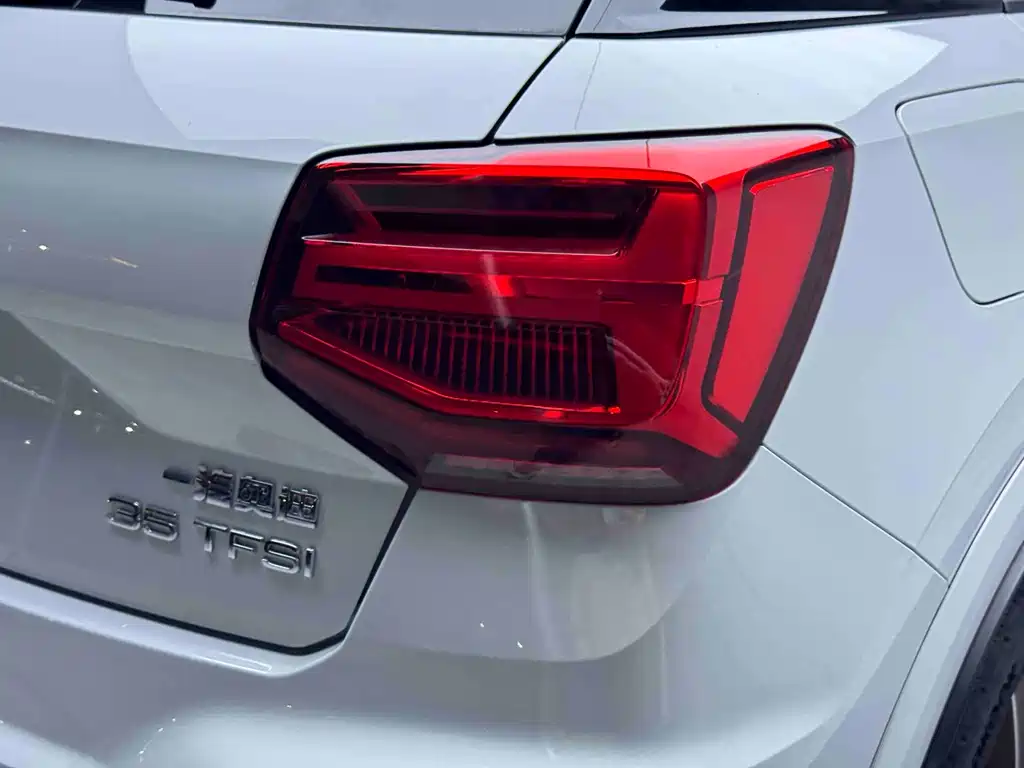 Audi Q2L — миниатюра 38