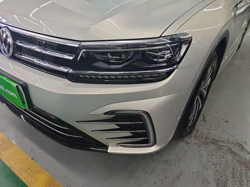 Volkswagen Tiguan L PHEV — миниатюра 18