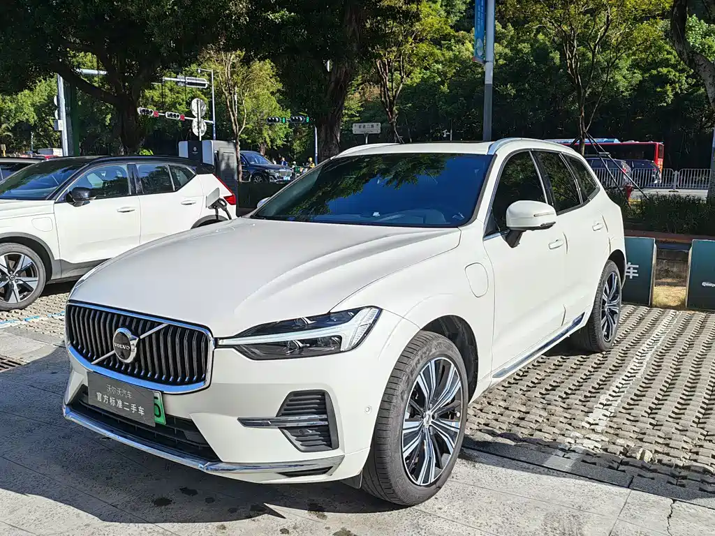 VOLVO XC60 PLUG IN HYBRID