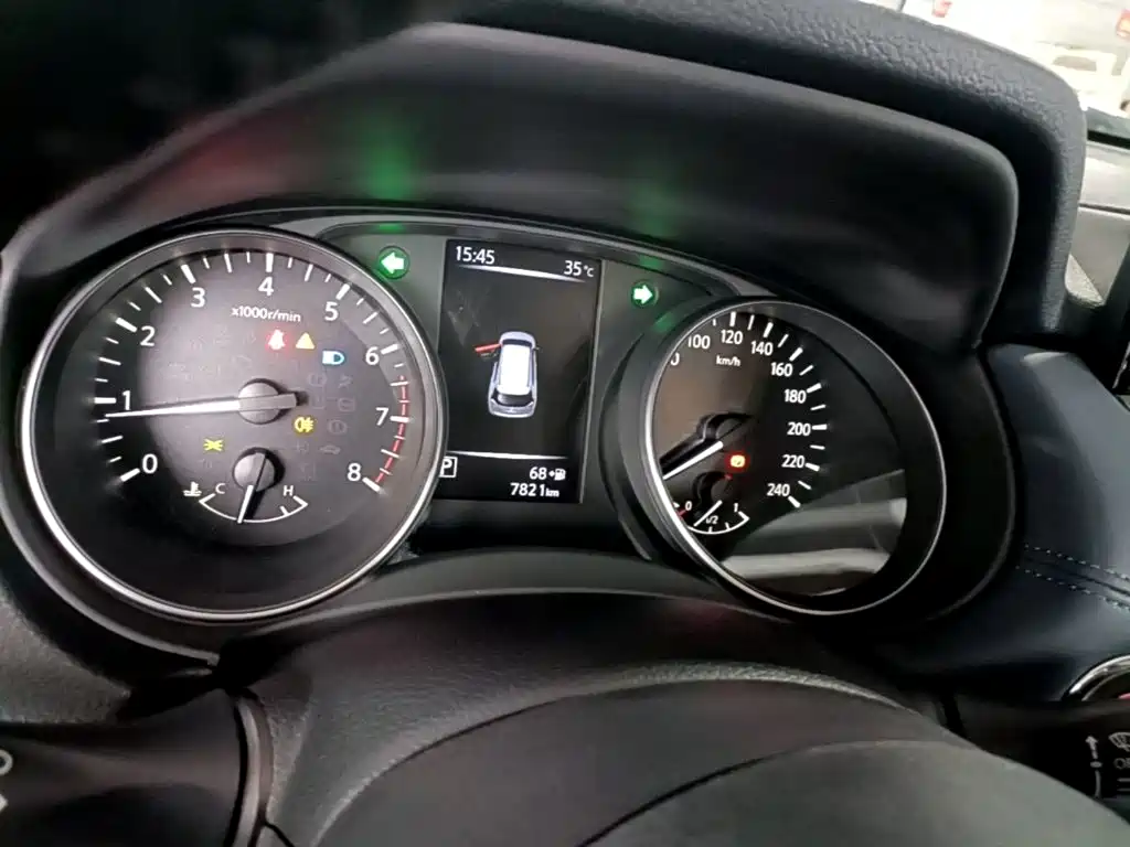 Nissan X-Trail — миниатюра 12