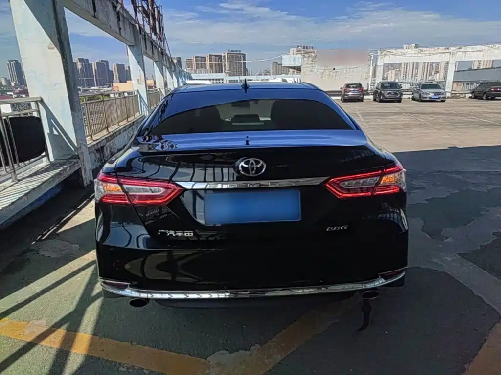 Toyota Camry — миниатюра 6