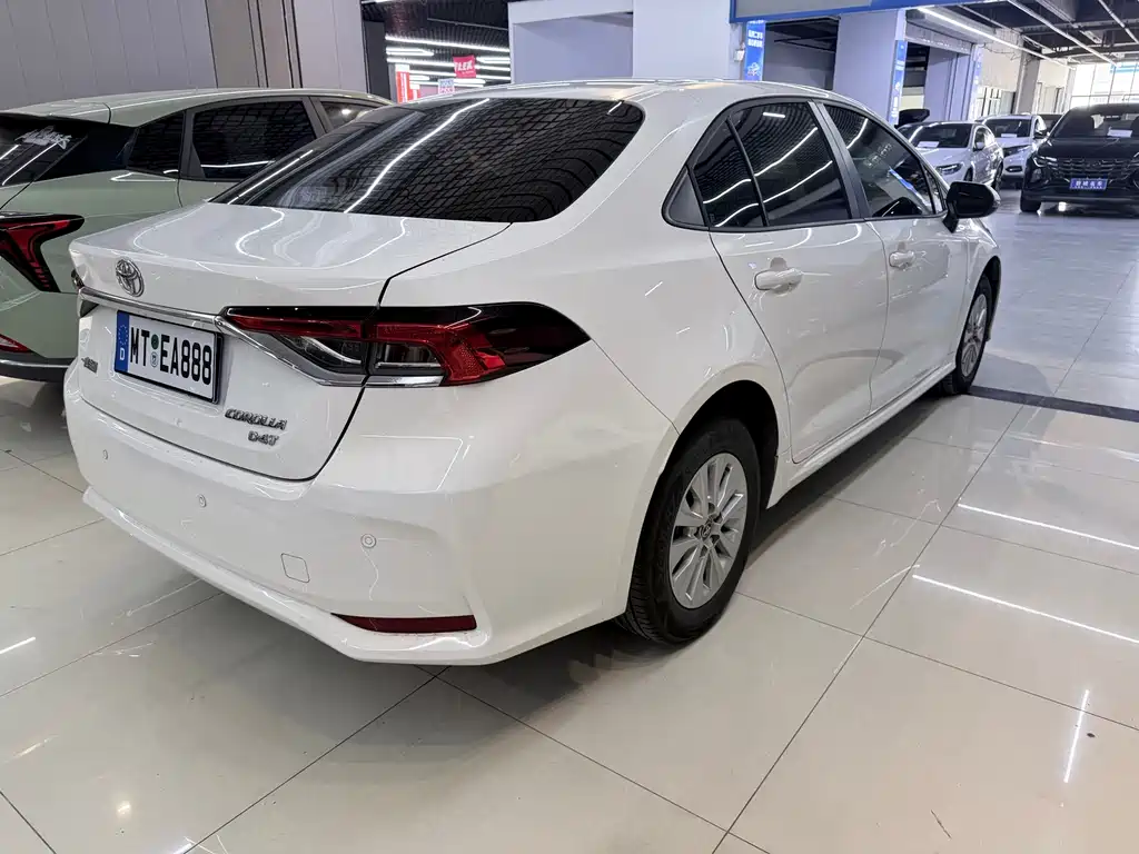 Toyota Corolla — миниатюра 10