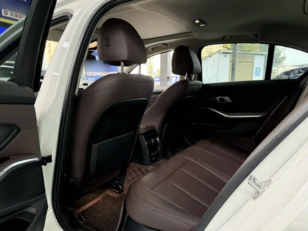 BMW 3 Series — миниатюра 12