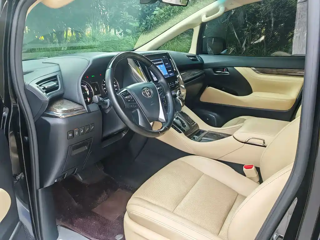 Toyota Vellfire — миниатюра 4
