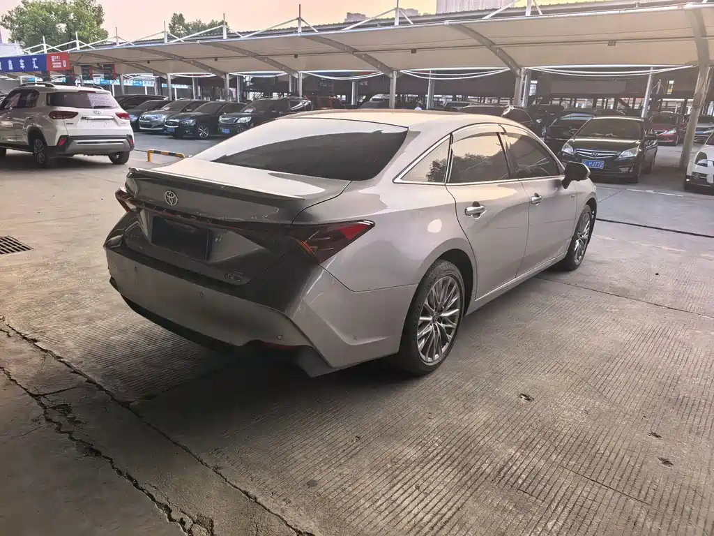 Toyota Avalon — миниатюра 13