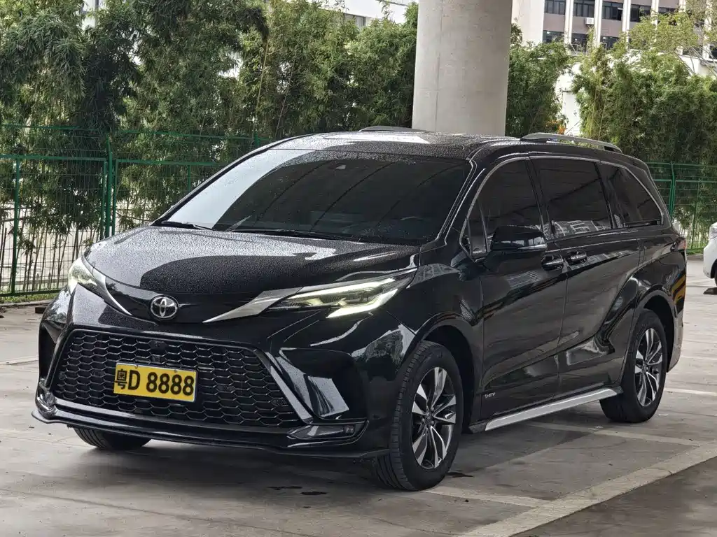 Toyota Granvia — миниатюра 2