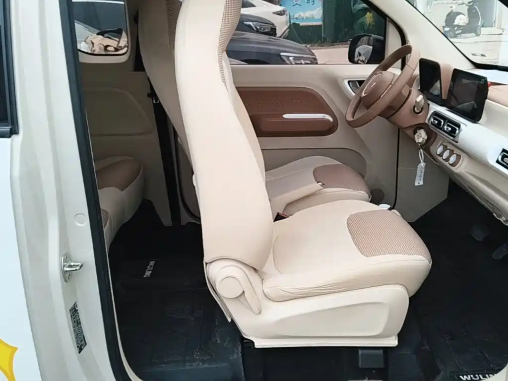 Wuling MINIEV — миниатюра 25
