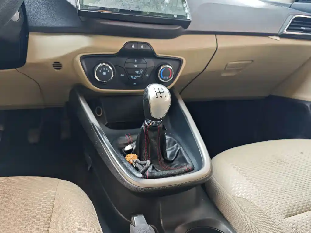 Ford Escort — миниатюра 9