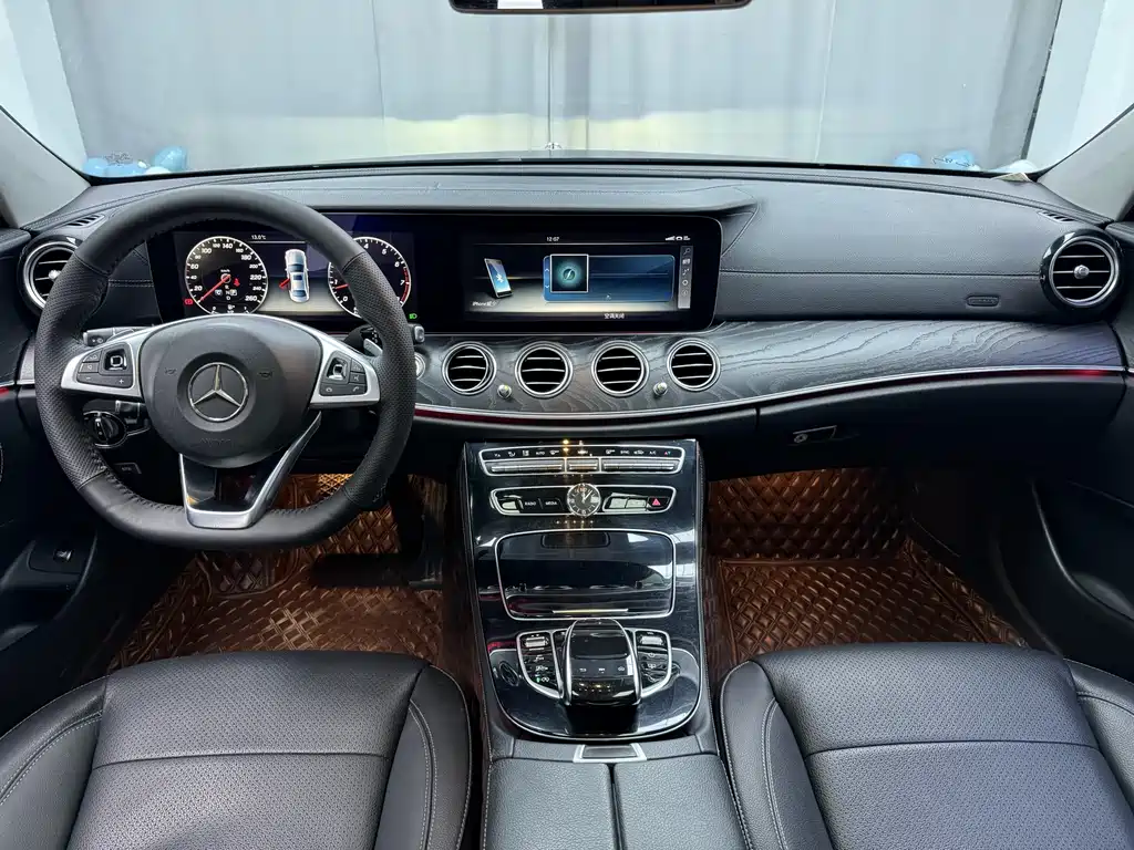 MERCEDES-BENZ E CLASS