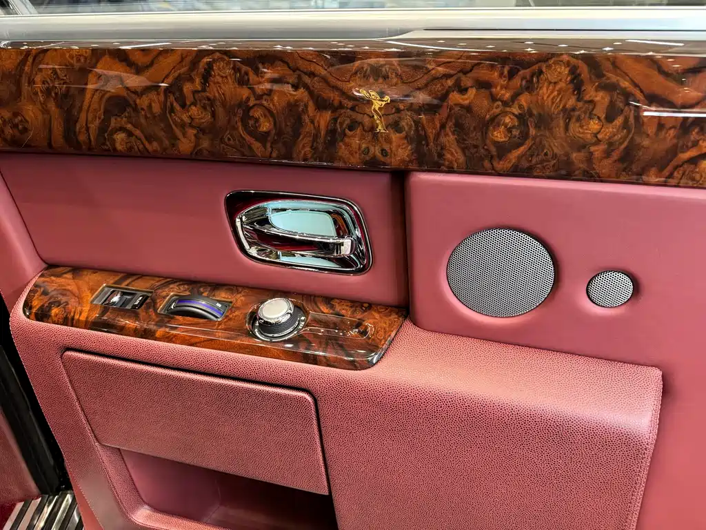 Rolls-Royce Phantom — миниатюра 10
