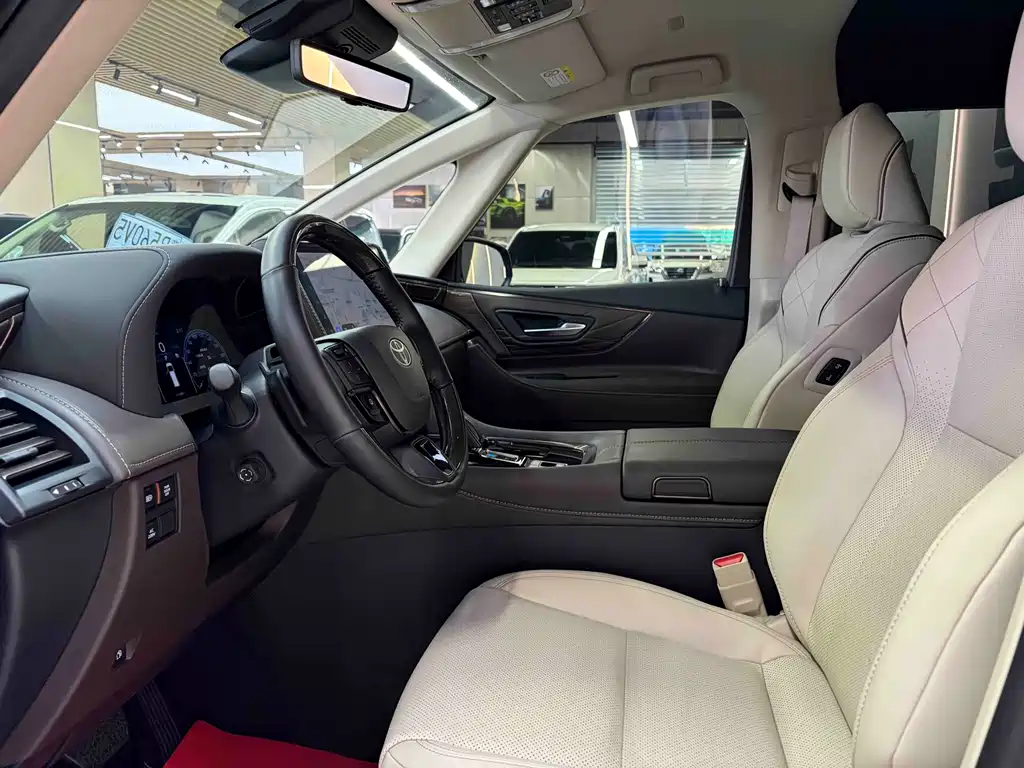 Toyota Alphard — миниатюра 21