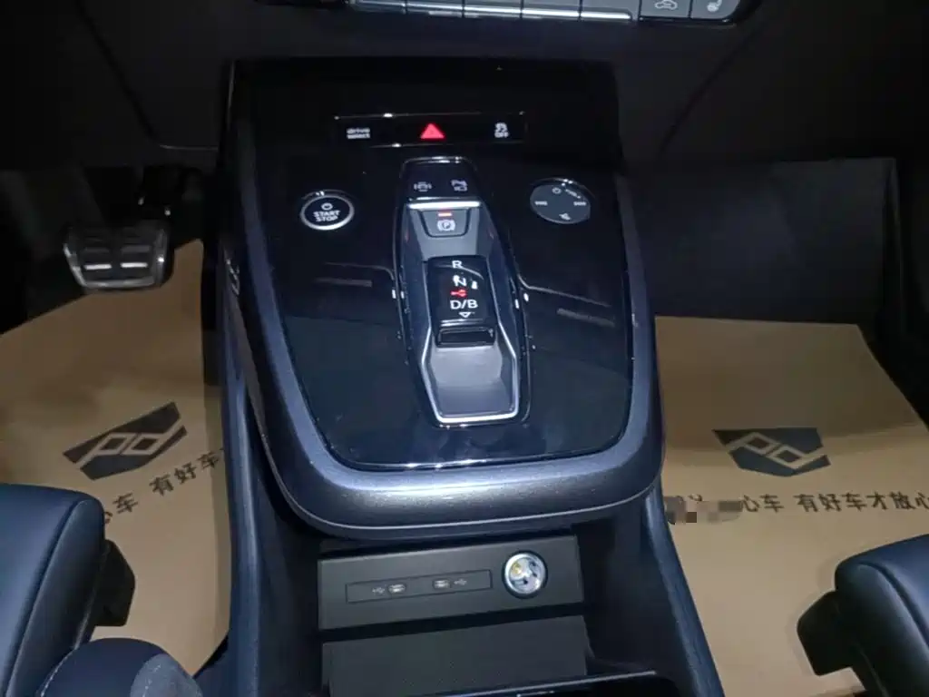 Audi Q4 e-tron — миниатюра 14