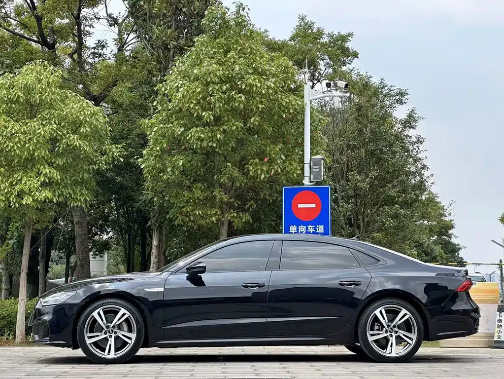 Audi A7L — миниатюра 10