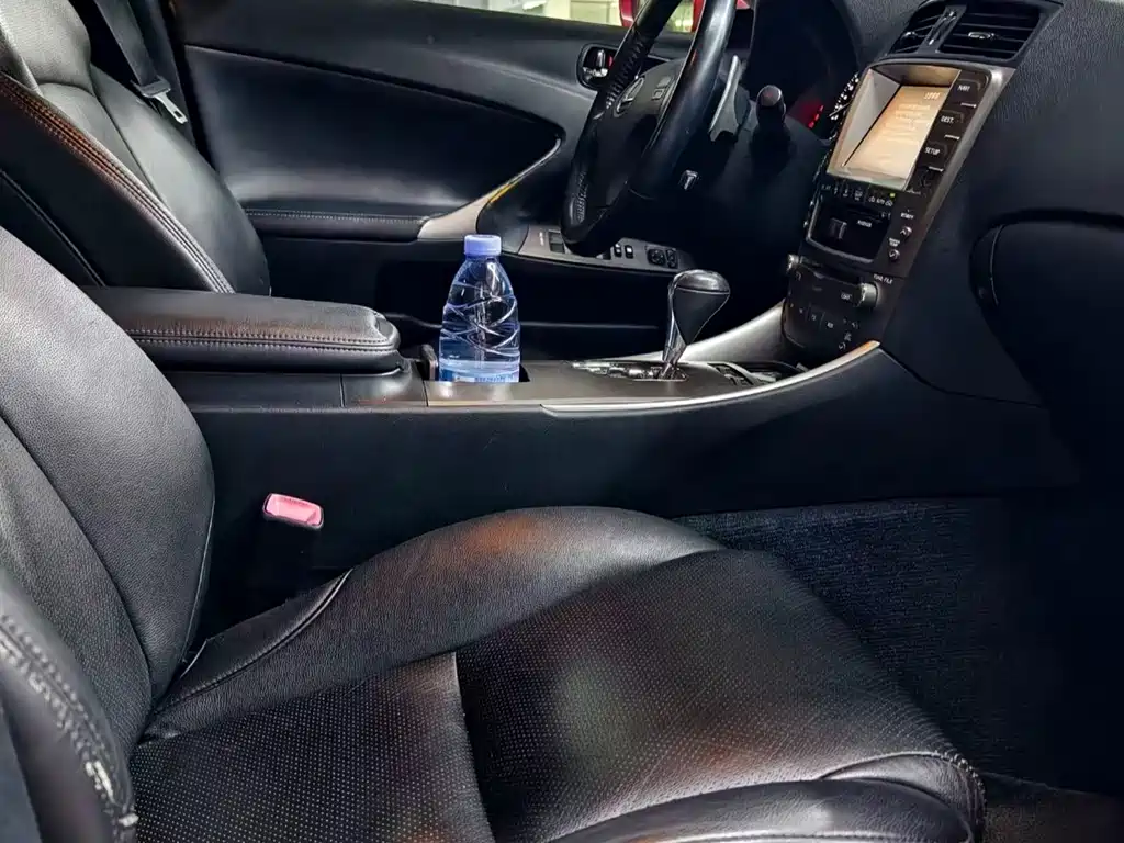 Lexus IS — миниатюра 8