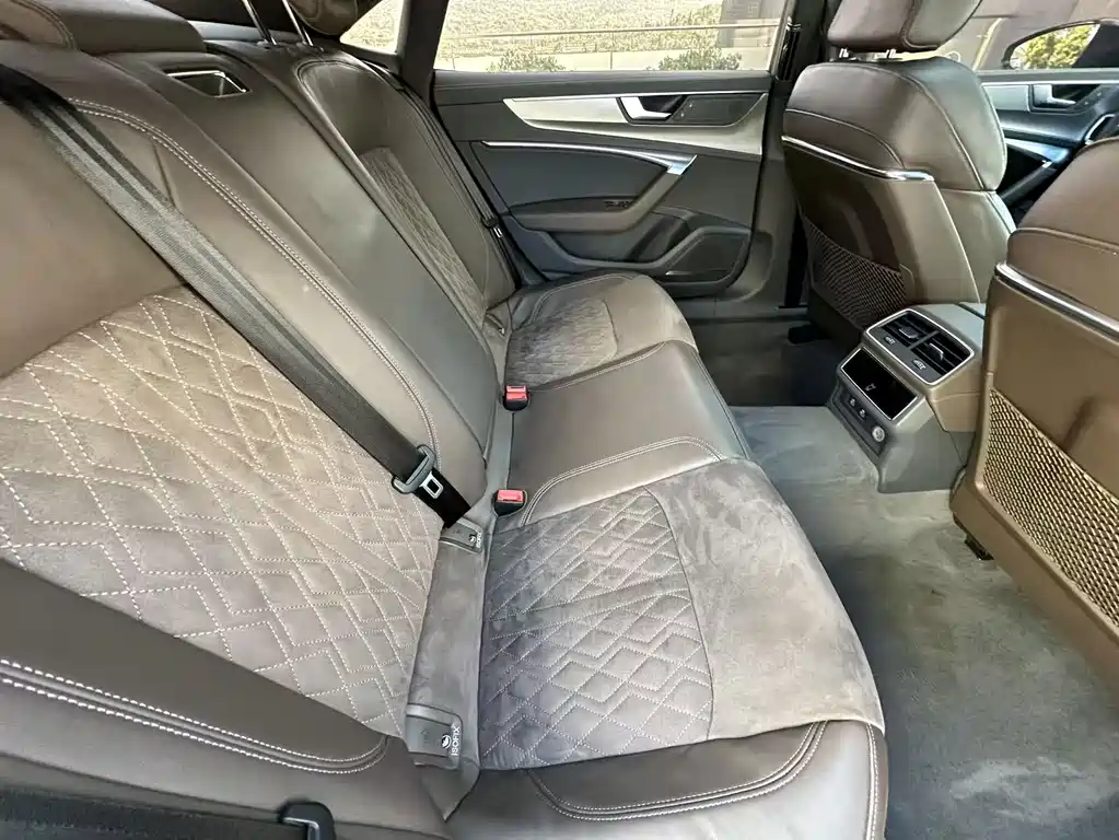 Audi A7L — миниатюра 38