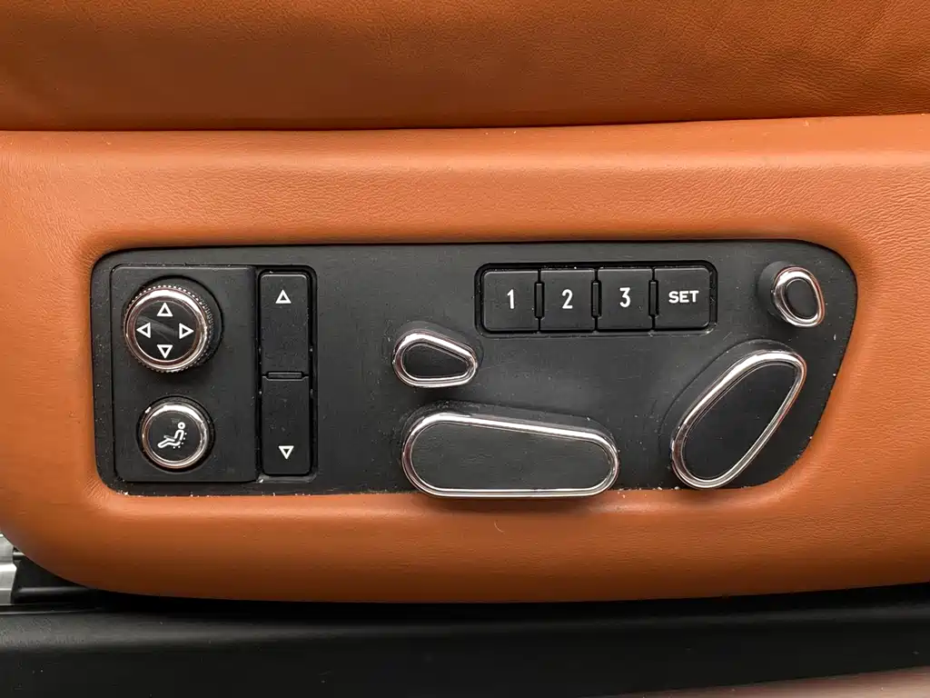 Bentley Flying Spur — миниатюра 22