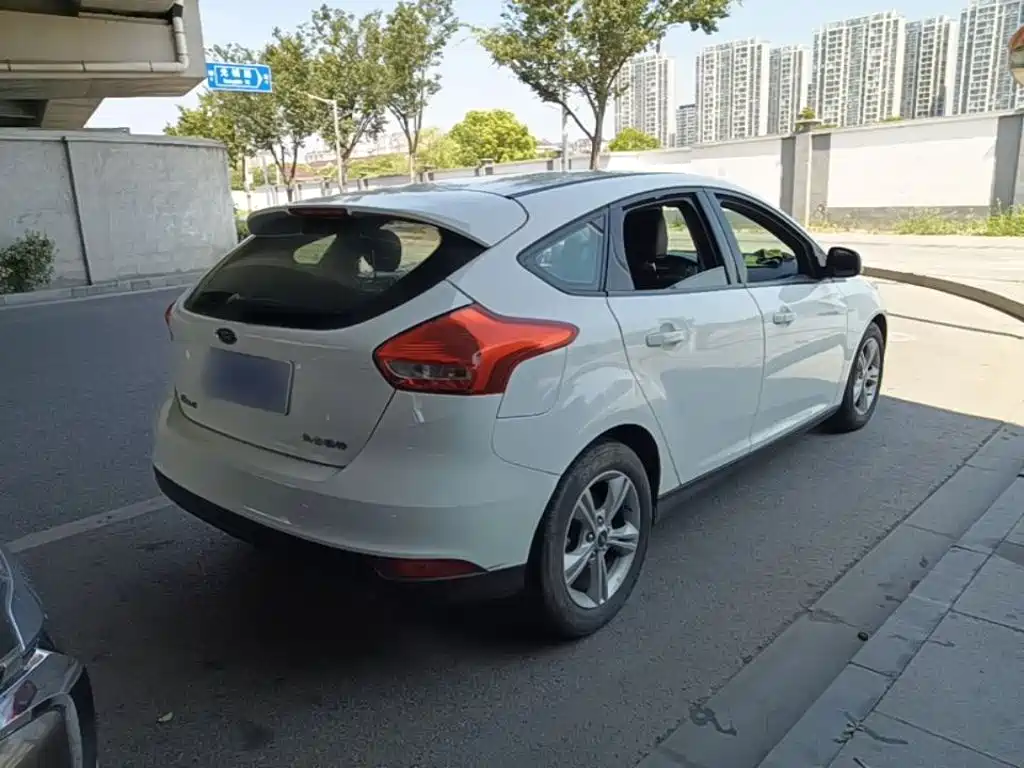 Ford Focus — миниатюра 7
