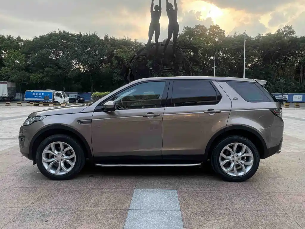 Land Rover Discovery Sport — миниатюра 9