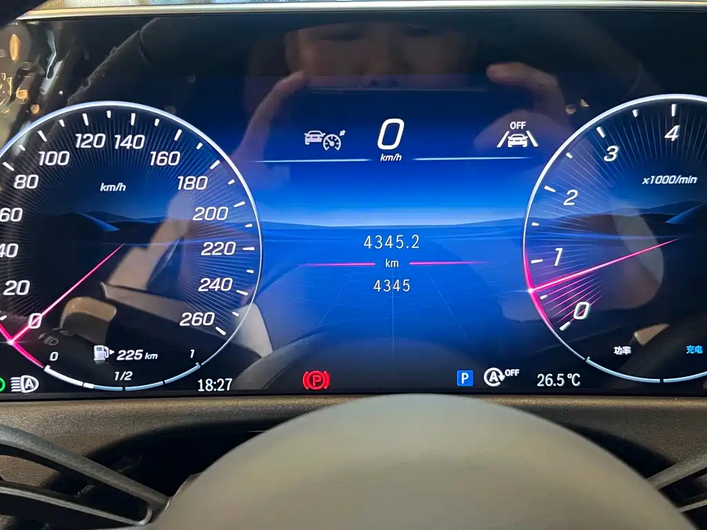 Mercedes-Benz E-Class — миниатюра 12