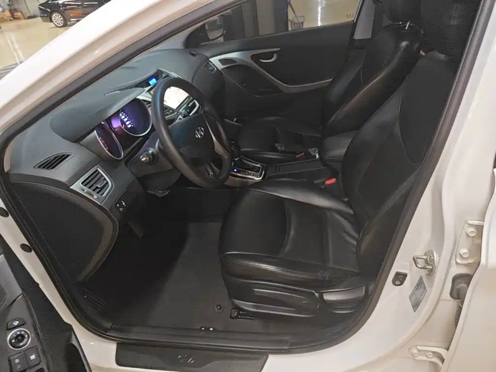 Hyundai Elantra Langdong — миниатюра 15