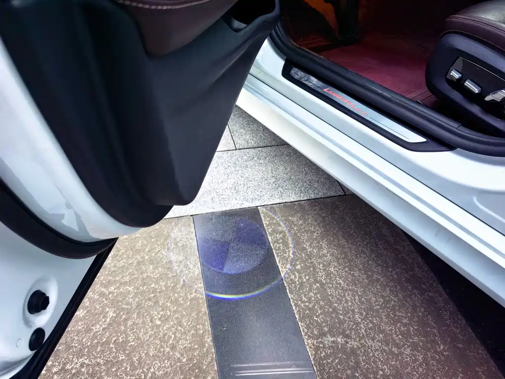 BMW 5 Series — миниатюра 16