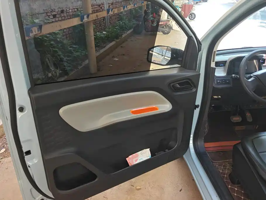Wuling MINIEV — миниатюра 7