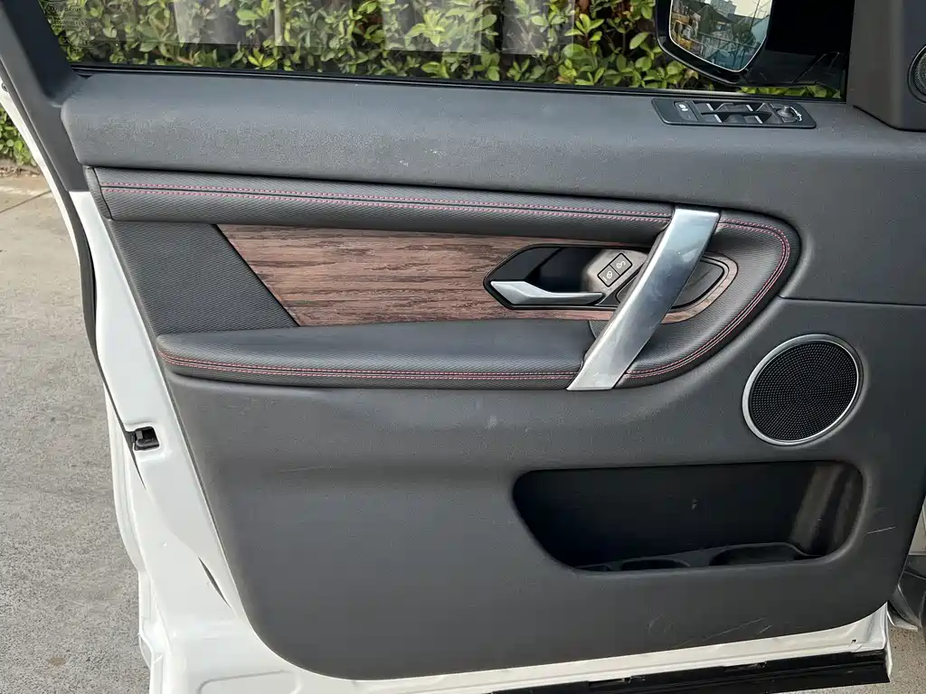 Land Rover Discovery Sport — миниатюра 12