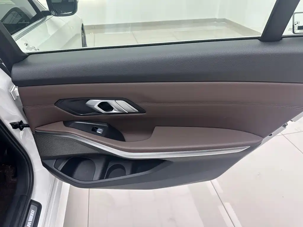 BMW 3 Series — миниатюра 12