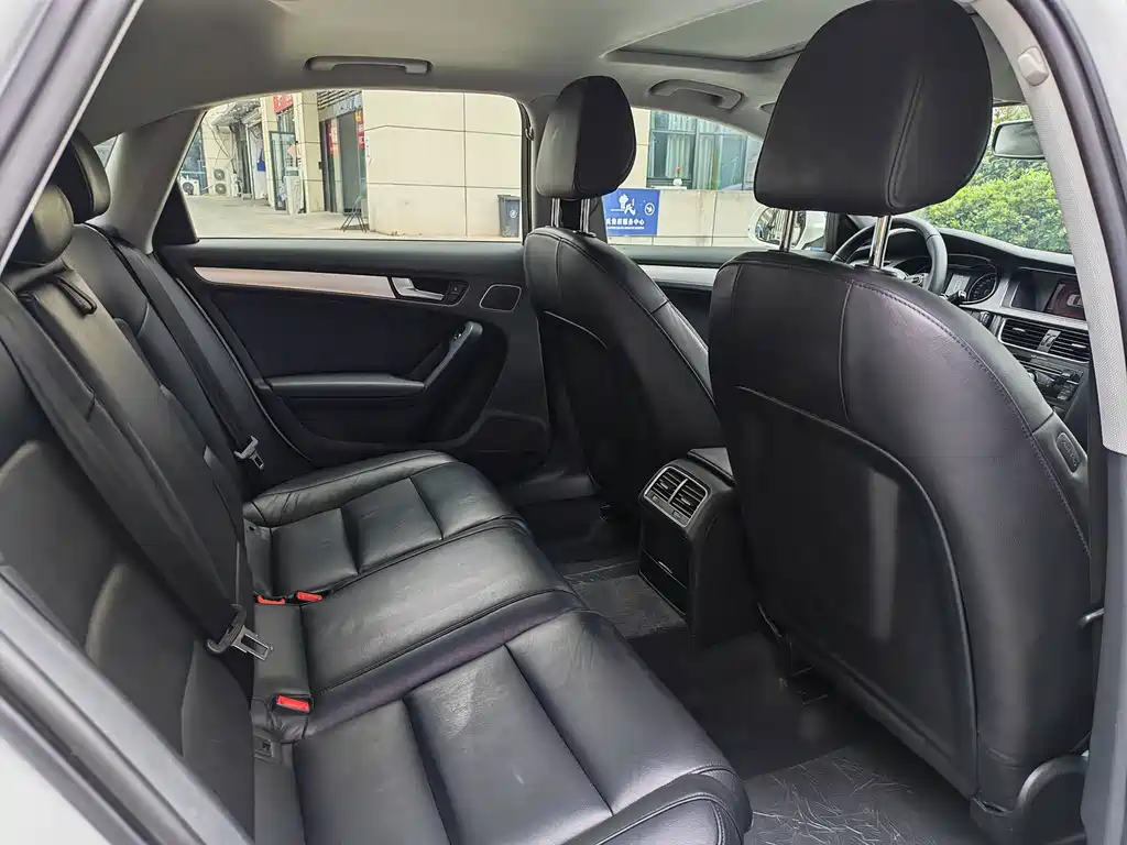 Audi A4L — миниатюра 11