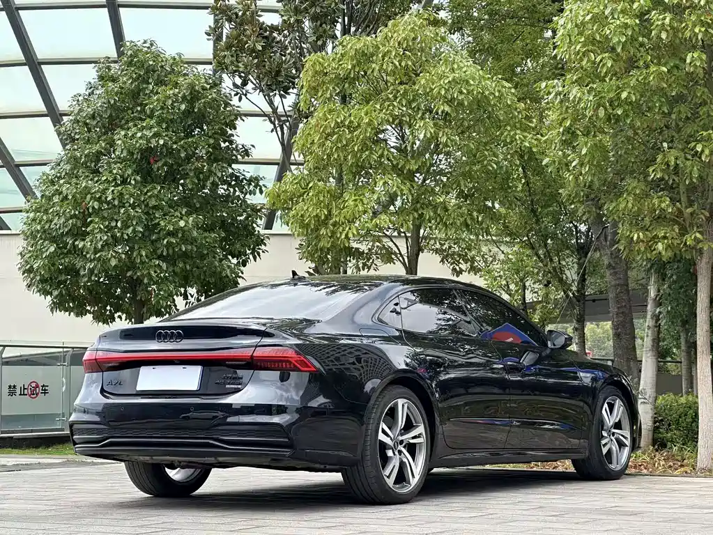 Audi A7L — миниатюра 9