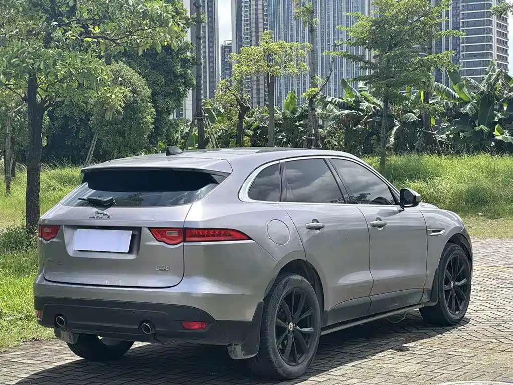 Jaguar F-PACE — миниатюра 9