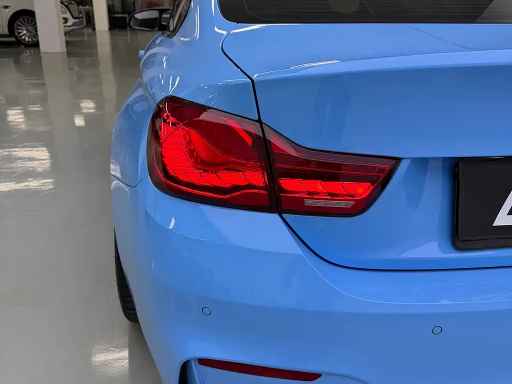 BMW M4 — миниатюра 7
