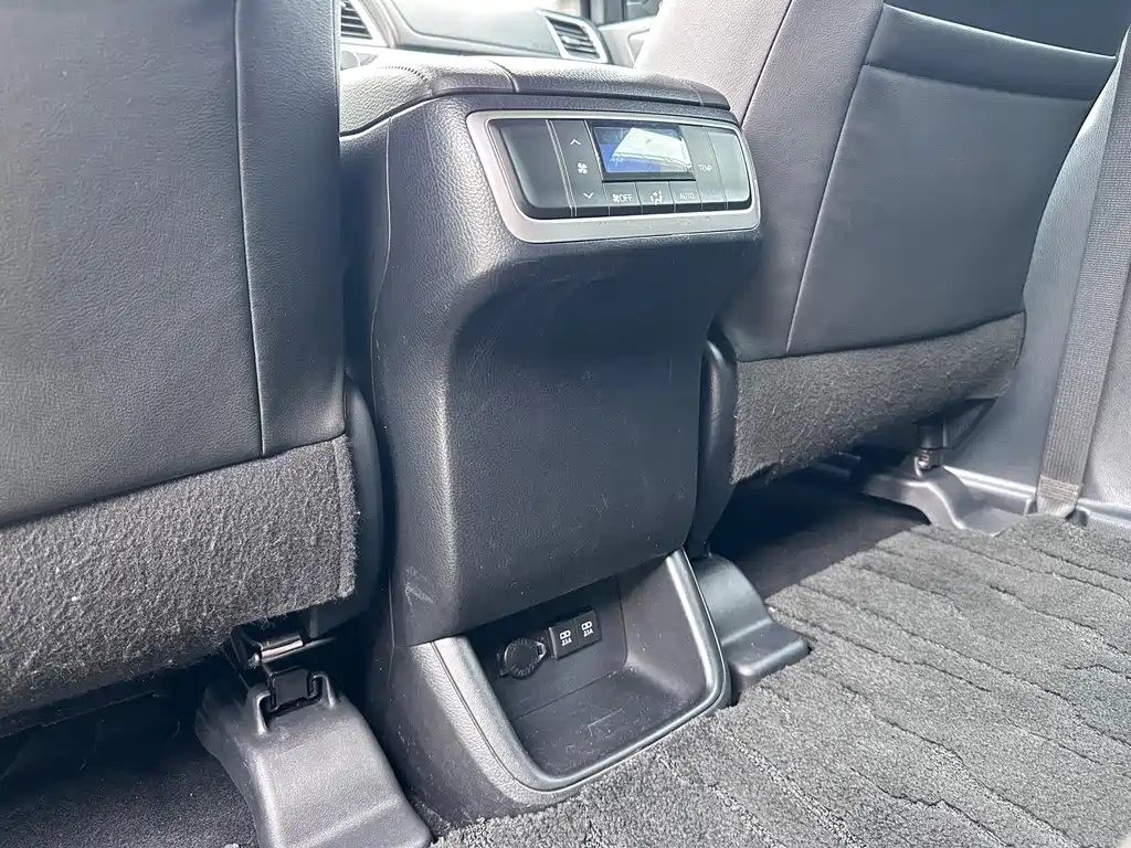 Toyota Highlander — миниатюра 16